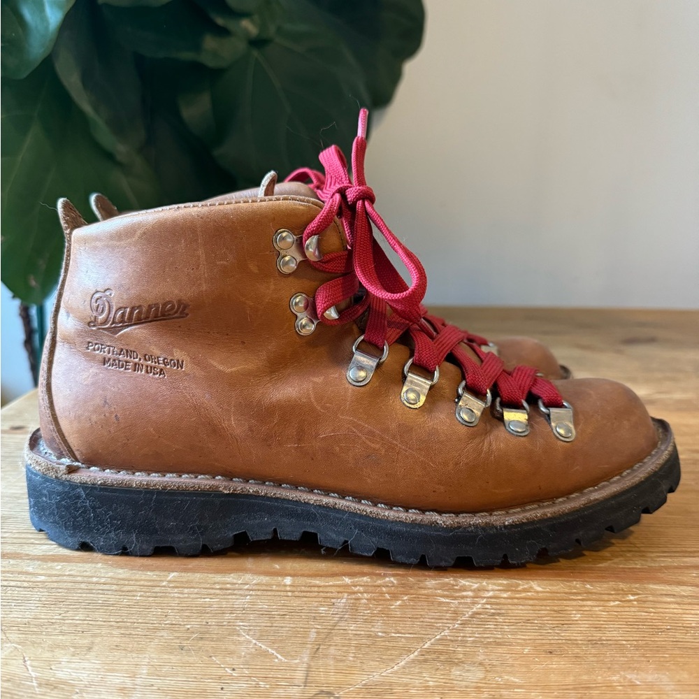 DANNER cascade boot size 9.5